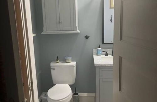 Laurel Bed & Breakfast | The Stinson Suite, Jenny's Downtown Hideaway Bed and Breakfast-The Stinson Suite