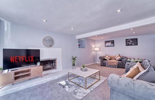 Batheaston Haus | The Stylish Gem of Bath - Sleeps 10