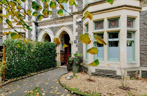 Pontcanna Wohnung | The Suite | Cardiff City Centre + Private Parking