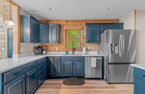 Wolf Laurel Kabine | Indoor Slides ~ Mountain Views ~Game Room ~Hot Tub