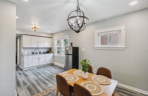 Cleveland Wohnung | The Sunroom Apartment 2plus2 West Cleveland