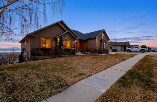 Pleasant Grove Haus | THE SUNSET OASIS! Your resort that feels like HOME!