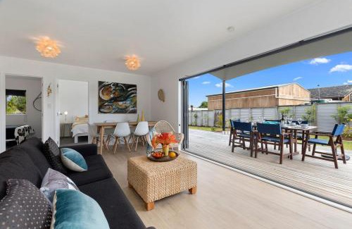 Mangawhai Heads Haus | The Sunshine Bungalow - Mangawhai Heads Home