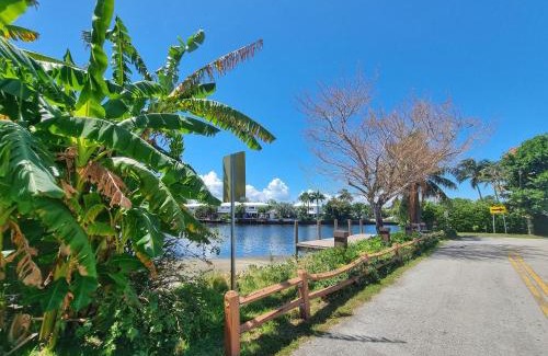 Middle River Terrace Haus | The Surf House
