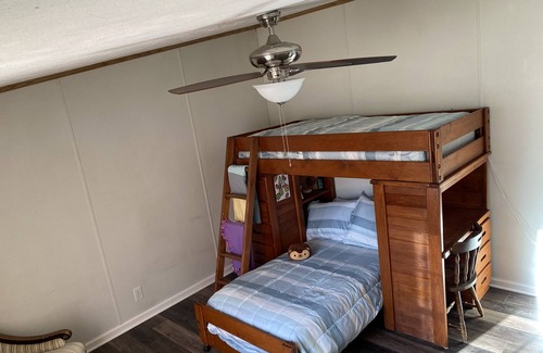 White Haus | The “Sword” Den Skiers Getaway on the Cheap