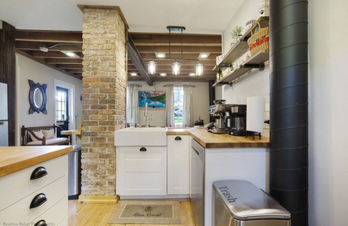 Woodstock Haus | The Tailor House