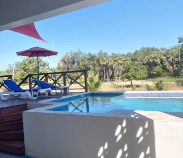 Placencia Wohnung | The Tiki Toucan Tropical Suite + Private Pool