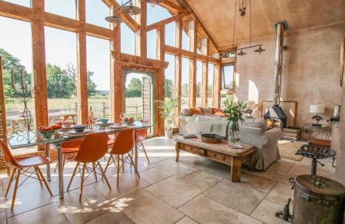 Wollerton Haus | The Tractor Shed