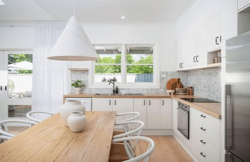 Porepunkah Hütte | The Tradesmans Cottage: One - This truly is the perfect space to get away from the city crowds and enjoy the fresh country air.