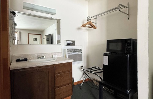 Newberry Hotel | The Trail Inn - Newberry, MI - 13467 M-28