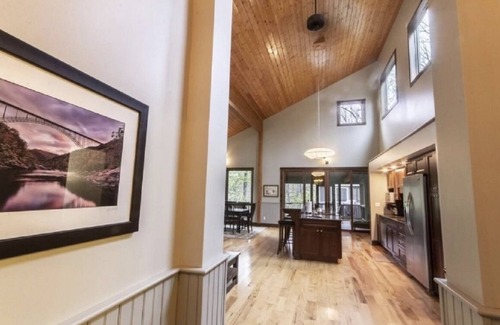 Victor Haus | The Tree House in the heart of the New River Gorge National Park