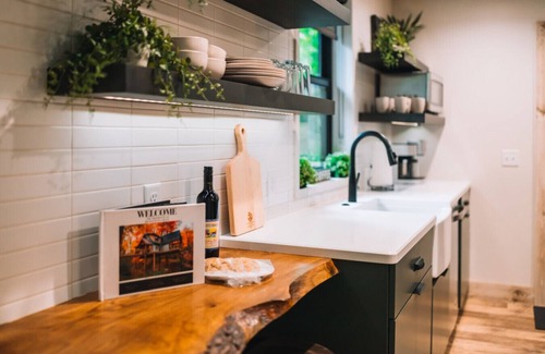 Sugarcreek Kabine | The Treehouse @Brandywine Grove