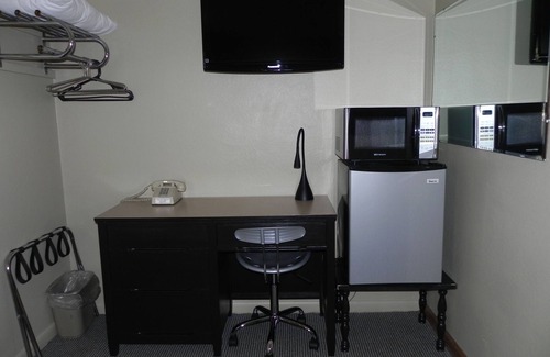 Alma Hotel | The Triangle Motel