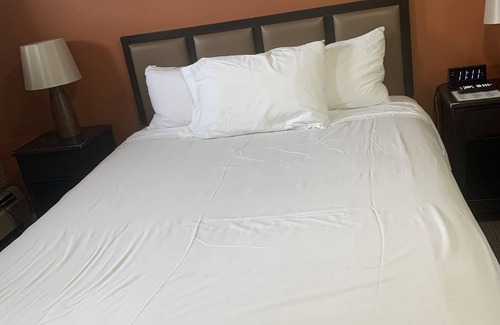 Alma Hotel | The Triangle Motel