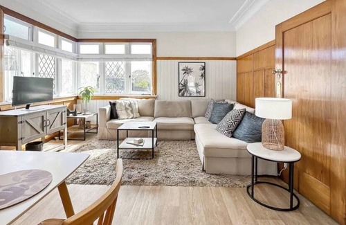 Birkdale Haus | The Tui House - Escape Birkenhead