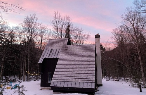 Plymouth Kabine | ~The TymeOff~ 15 min to Killington/Okemo, cozy/private cabin in the woods