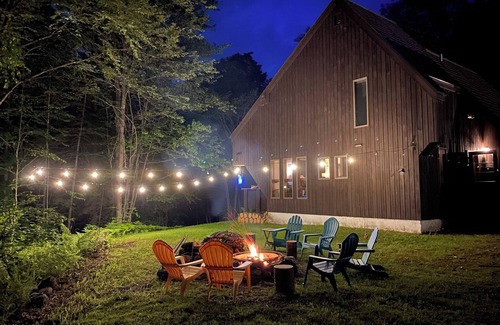 Plymouth Kabine | ~The TymeOff~ 15 min to Killington/Okemo, cozy/private cabin in the woods