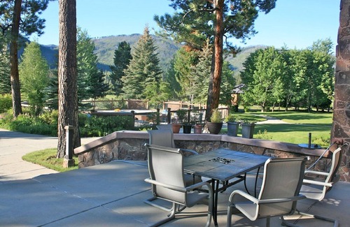 Atlanta Haus | The Ultimate Lodge für Exerzitien, Familienfeiern oder Destination Weddings