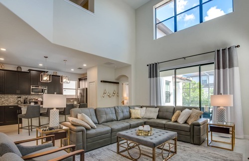 Sunridge Woods Villa | Die ultimative neue 5 Schlafzimmer, 5 Badezimmer Solterra Resort Luxusvilla mit Pool