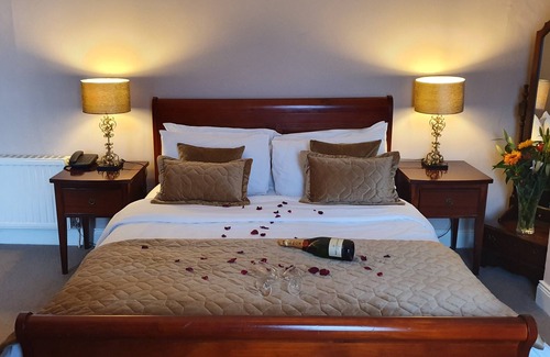 Rathmines Hotel | The Uppercross House Hotel