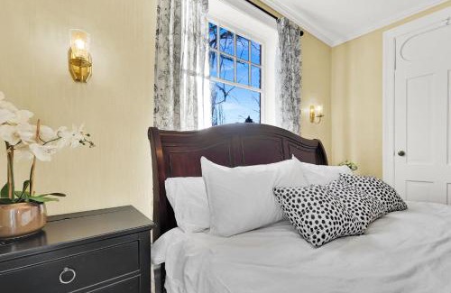 Huntsville Bed & Breakfast | The Valley House Inn Sprague Suite