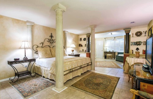 Hammond Bed & Breakfast | The Venetian Suite W/ King Bed