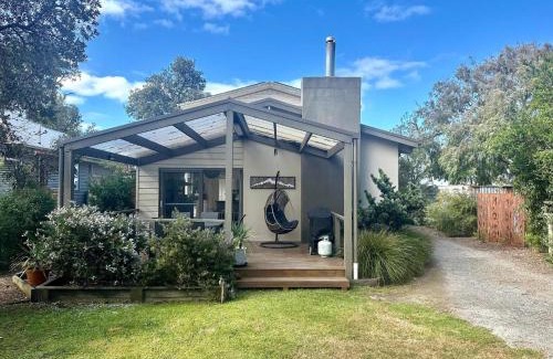 Sandy Point Haus | The Vibe Sandy Point Stay 3 Pay 2 Sept to Oct