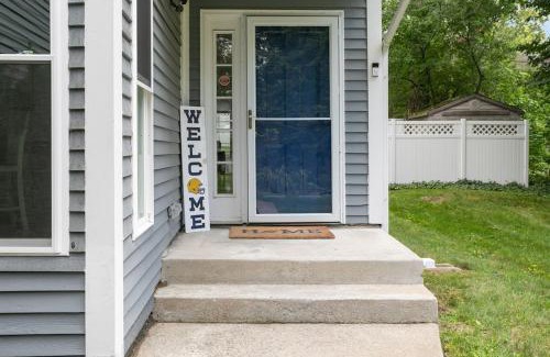 Wooded Estates Haus | The Victory Lounge - 3B 3BA - Close to ND