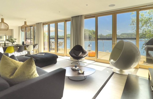 Lechlade Haus | The View, 7 Bowmoor Reach, Lakes by Yoo, sleeps 8 adults plus 2 kids, spa, pool