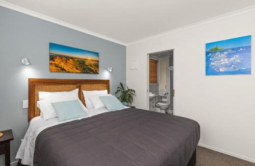 Anderson Park Wohnung | The Village Apartment, just steps to the Village shops, bars and restaurants