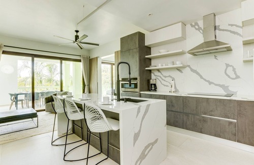 Cocoplum Eigentumswohnung | The Villas at Cocoplum 'Whale Shark' Apartment 121