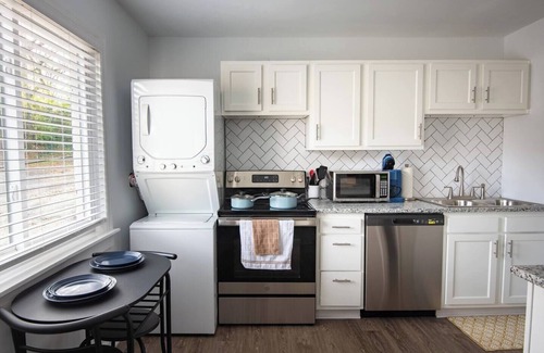 Five Points South Eigentumswohnung | The Vulcan Hexaplex - 6 Private Units/WiFi/Parking