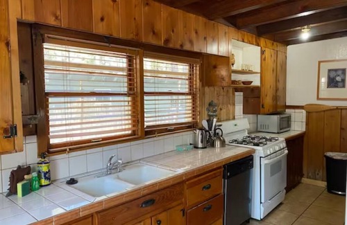 Tahoe Island Haus | The Washoe 3 bedroom Family unit(pets welcome)