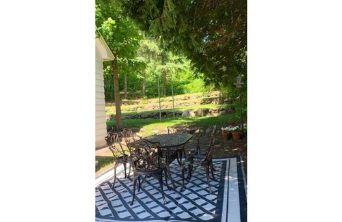 Hancock Haus | The West Quincy House: In Town W/Sauna & Garage