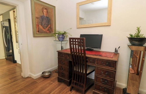 Dorchester Hütte | THE WHITE HOUSE, pet friendly, with a garden in Piddletrenthide