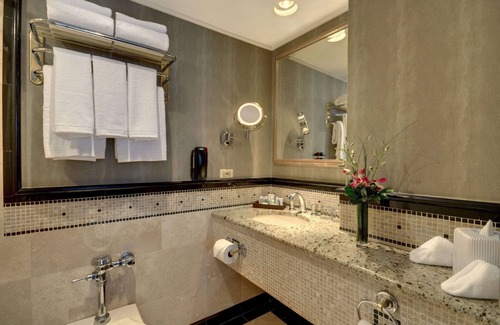 Near North Side Hotel | The Whitehall Hotel, BW Premier Collection