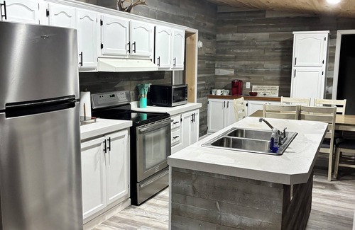 Red Jacket Haus | The Wild & Wonderful – Steps from Hatfield-McCoy Trails