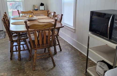 Keene Haus | The Wrens Nest an Amish Experience. Located minutes from Walnut Creek & Berlin.