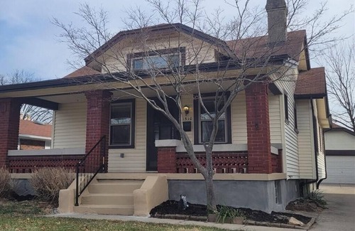 Dayton Haus | The Wright Bungalow: Near WSU/UD/WPAFB/MV Hospital