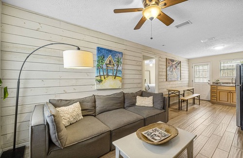 Panama City Beach Hütte | The Yard 2 Bedroom Cottage