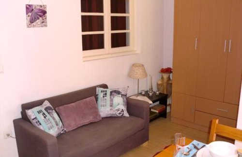 Santa Marinha Haus | The Yellow House