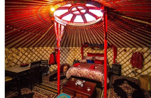 Myrrhee Haus | The Yurt Alpine Retreat - Green Yurt