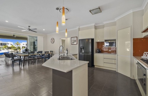 Banksia Beach Haus | OSTERNPREISE GEFALLEN! Denken Sie an Luxus und Eleganz!