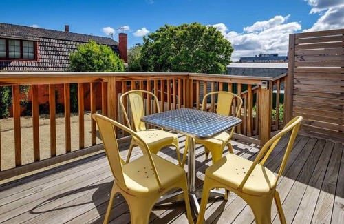 Battery Point Haus | 'Thirteen' - Heritage Terrace in Battery Point