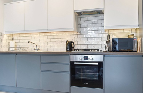 Bradford-on-Avon Hütte | This apartment has it all.