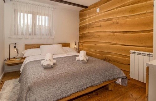 Krnjak Haus | 3 Zimmer Unterkunft in Krnjak, Karlovac