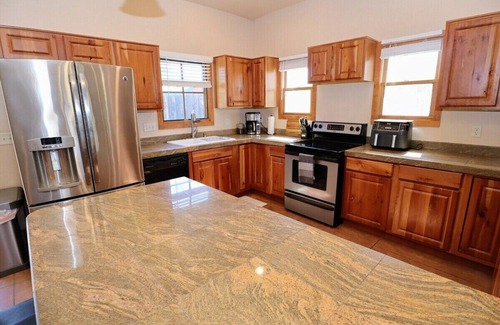 West University Haus | This house is a 2 bedroom(s), 3 bathrooms, located in Tucson, AZ.