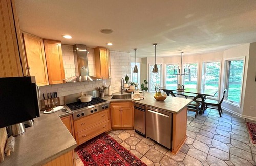 Marion Haus | This house is a 4 bedroom(s), 3 bathrooms, located in Marion, IN.