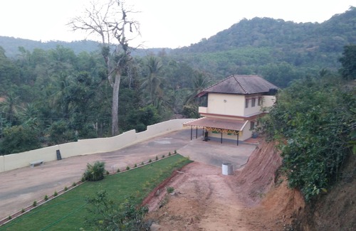 Koppa Haus | Dies ist eine sichere und coole Unterkunft für die Besucher von Chikmagalur und Shivamogga.