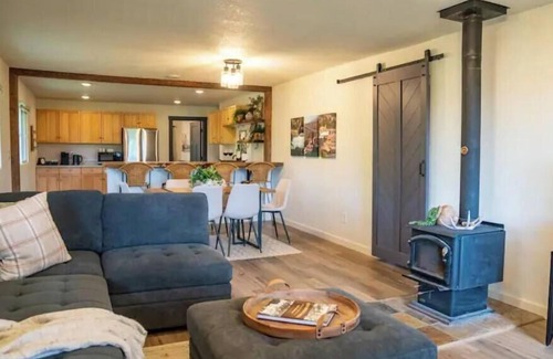 Libby Haus | This is Montana! Panoramic Mountain Views on the banks of the Kootenai River.